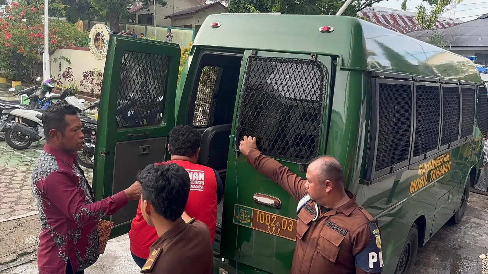 Kejari Tual Tahan Empat Tersangka Korupsi Pada Dinas Perkim Kerugian Negara Capai Rp 1,4 Miliar